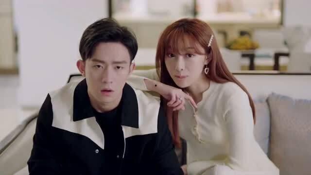 情侣拥抱吃瓜视频下载安装,下载安装视频见证浪漫时刻